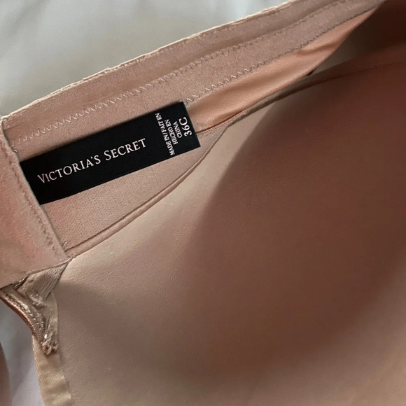 36C Strapless Bombshell Miraculous Super Push Up Bra Beige Tan Satin - Picture 3 of 14